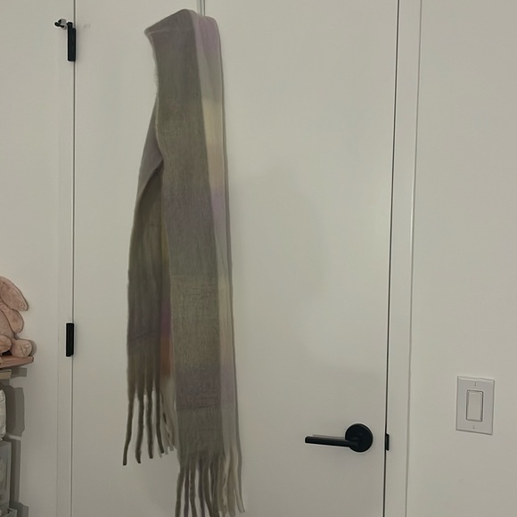 Purple grey scarf - Picture 1 of 2